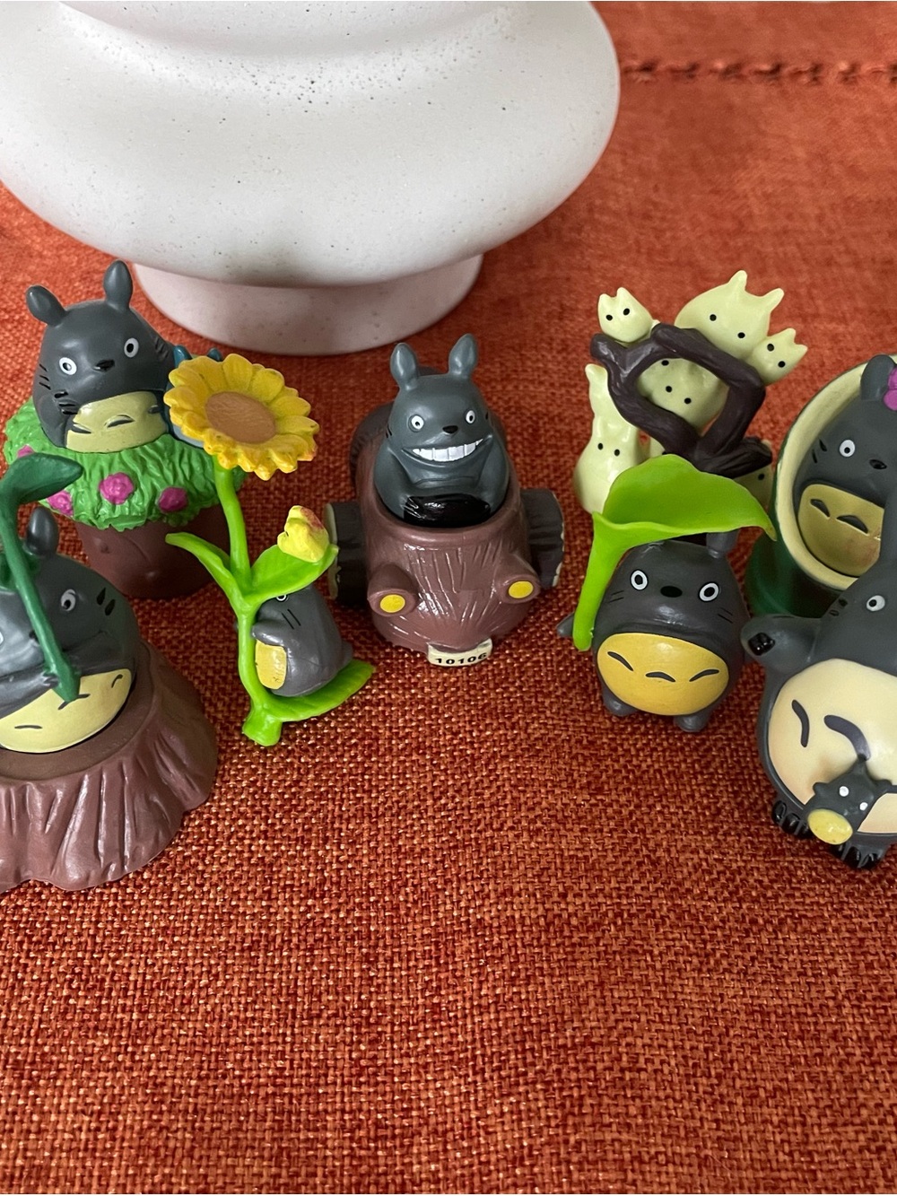 Nibariki Studio Ghibli My Neighbor Totoro Mini Figures Figurines
9 figures